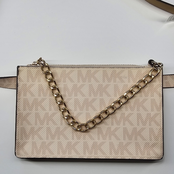 Michael Kors belt bag with pull chain - Picture 2 of 7